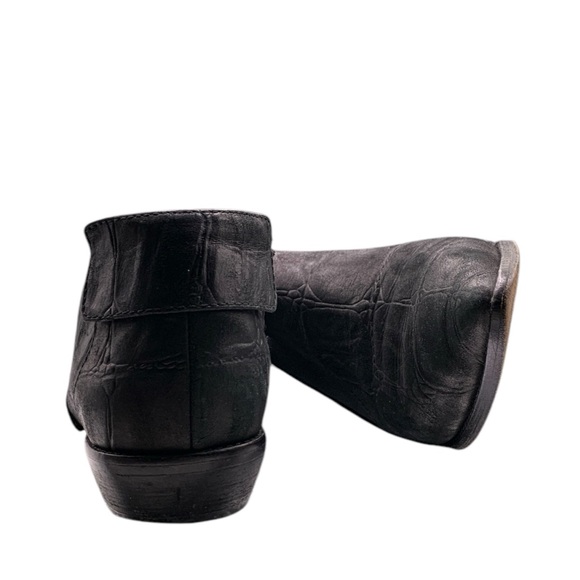 L.A.M.B. Gwen Stefani Memento Black Textured Pointy Toe Bootie Croc Embossed - Picture 7 of 14